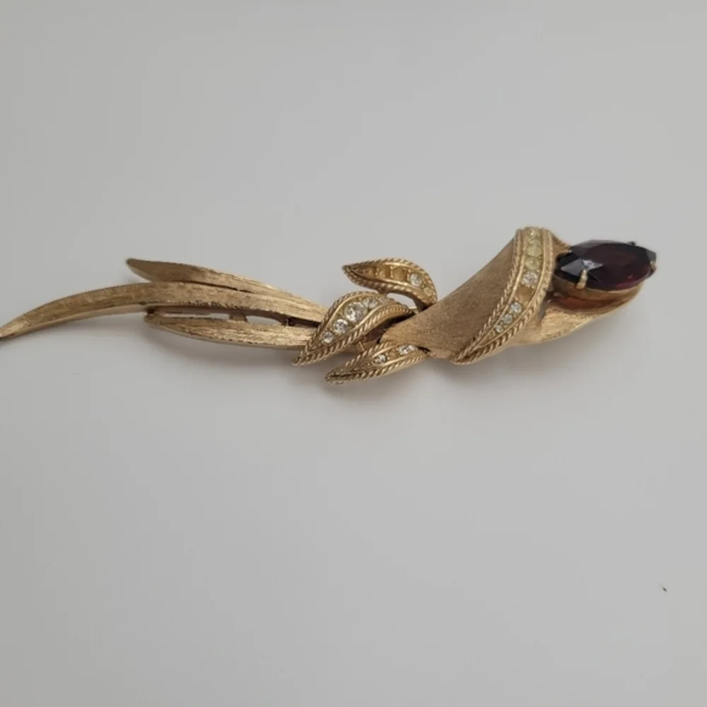 Vintage 1950'sSarah Coventry Calla Lily Topaz & Goldtone‎ Brooch